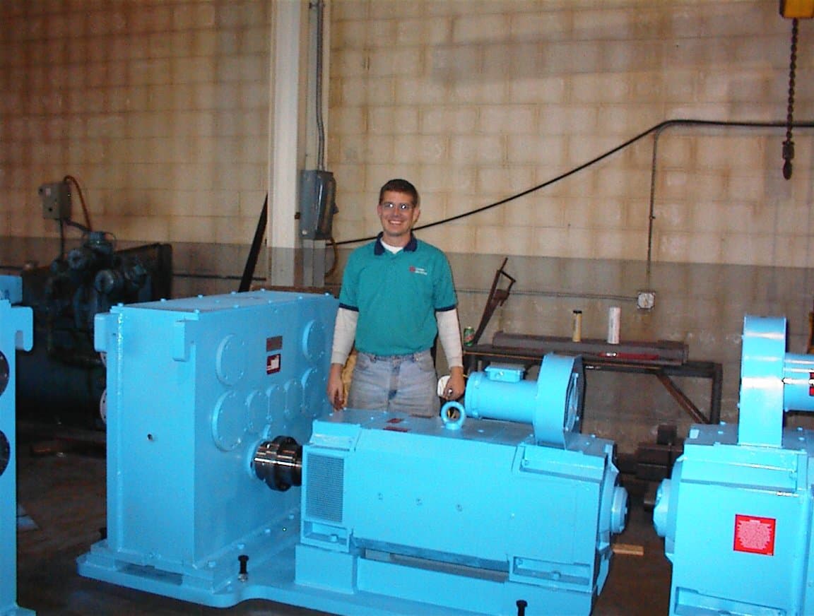Turner Uni-Drive employee with large industrial speed reducer